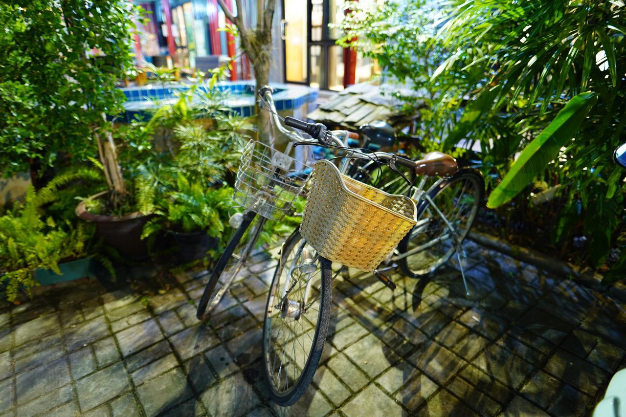 At Box Hostel Чиангмай Экстерьер фото