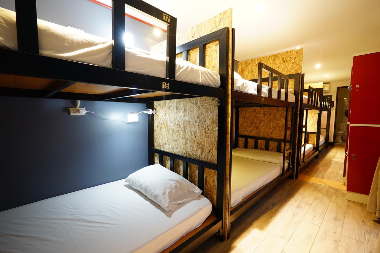 At Box Hostel Чиангмай Экстерьер фото