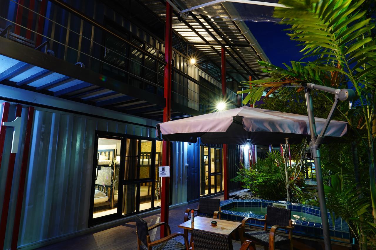 At Box Hostel Чиангмай Экстерьер фото