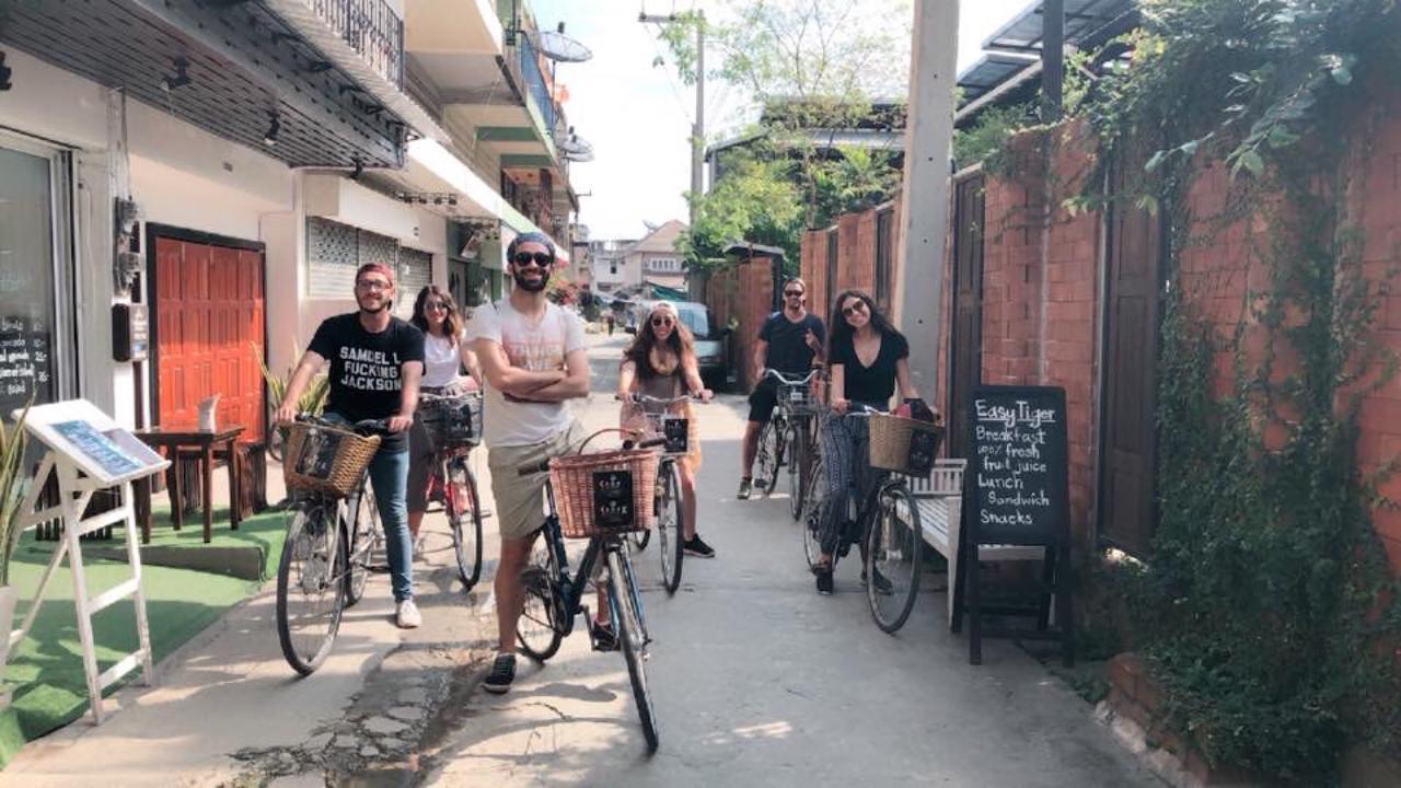 At Box Hostel Чиангмай Экстерьер фото